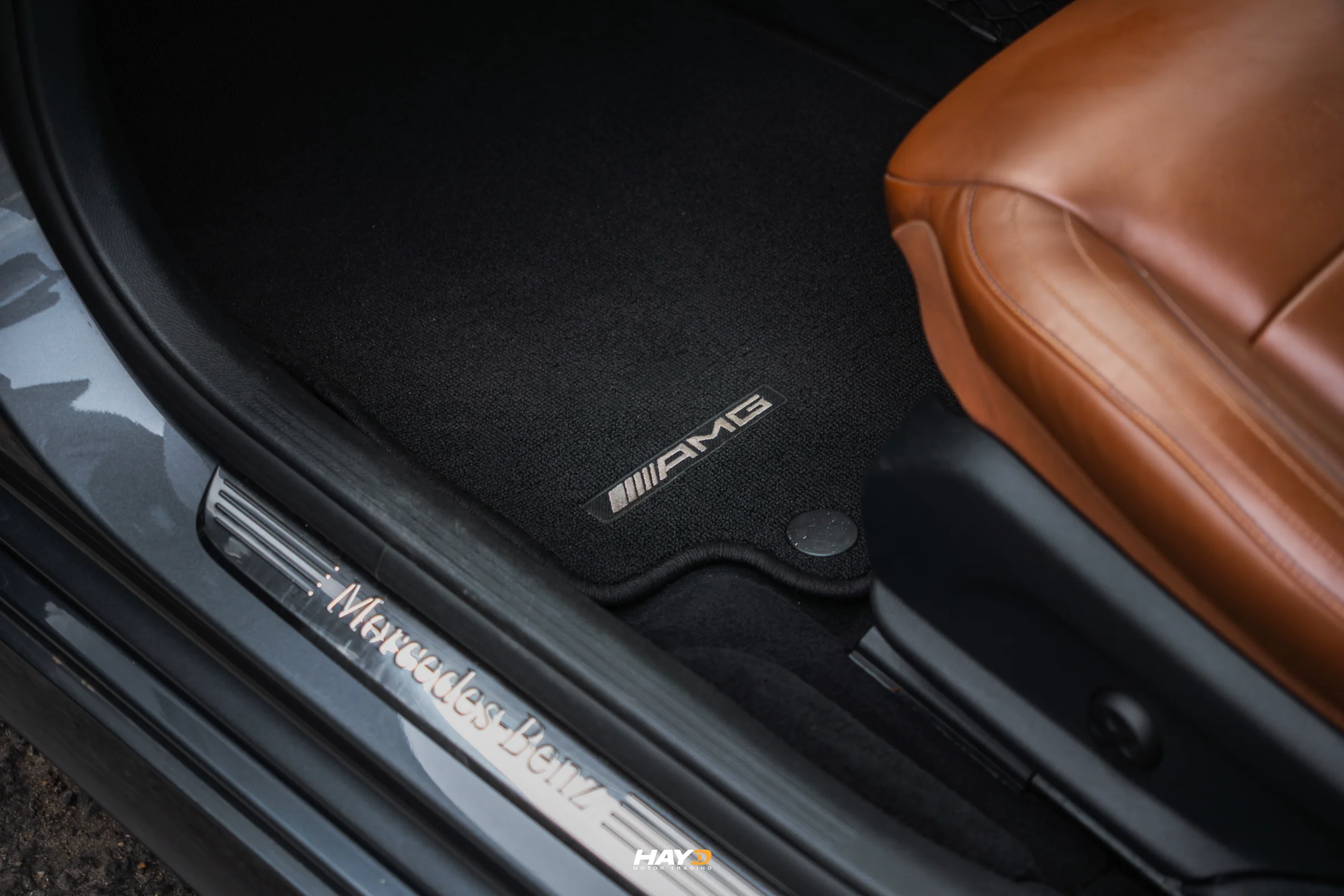 Mercedes-Benz E350e AMG photo