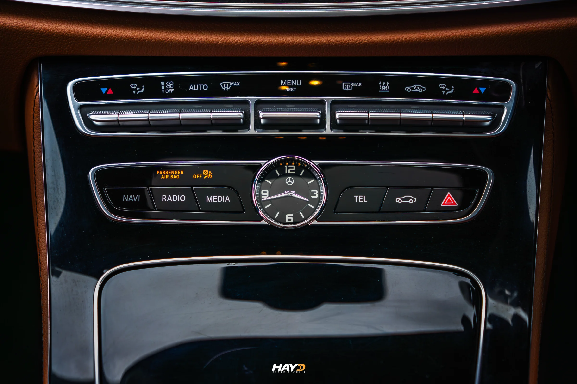 Mercedes-Benz E350e AMG photo