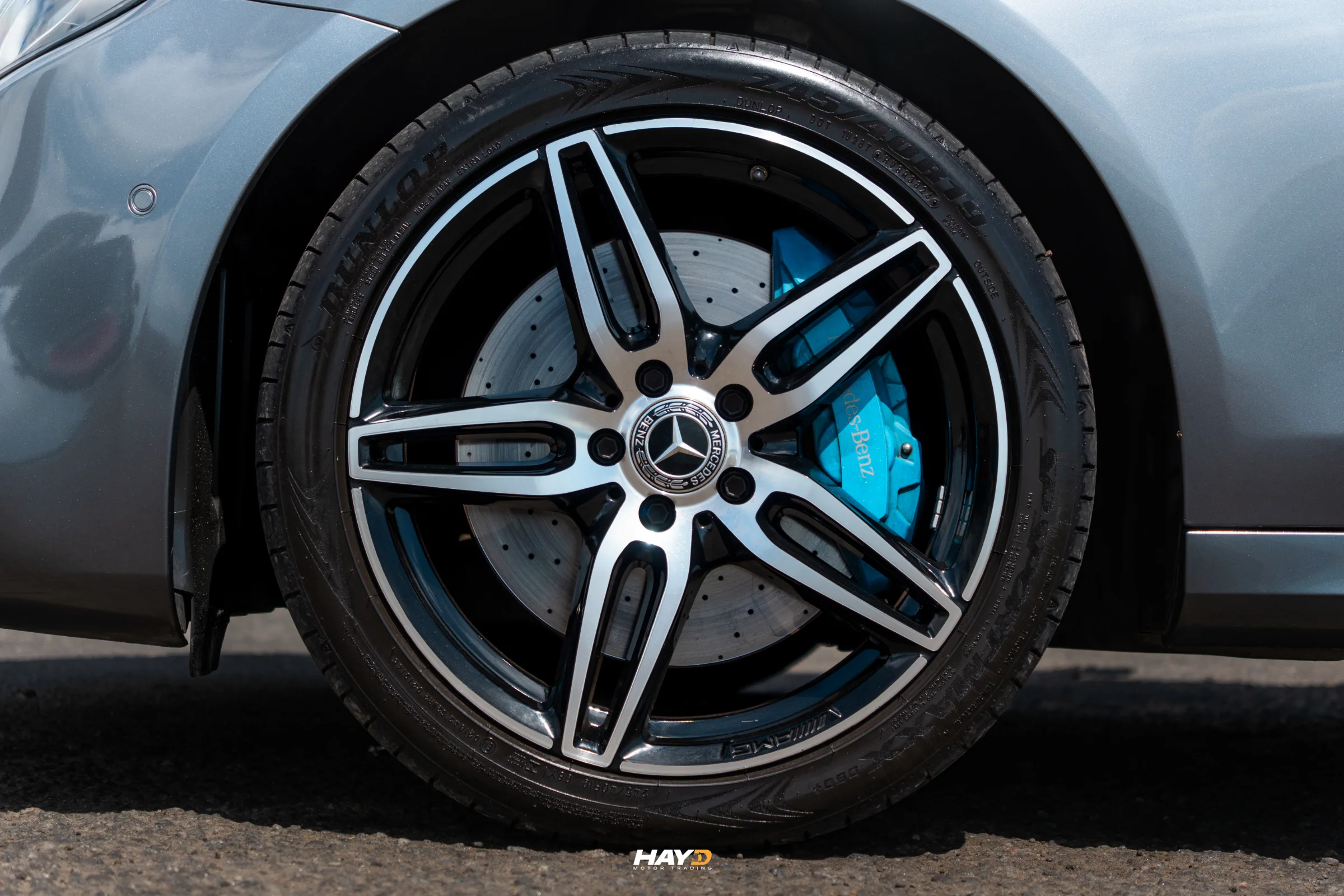 Mercedes-Benz E350e AMG photo
