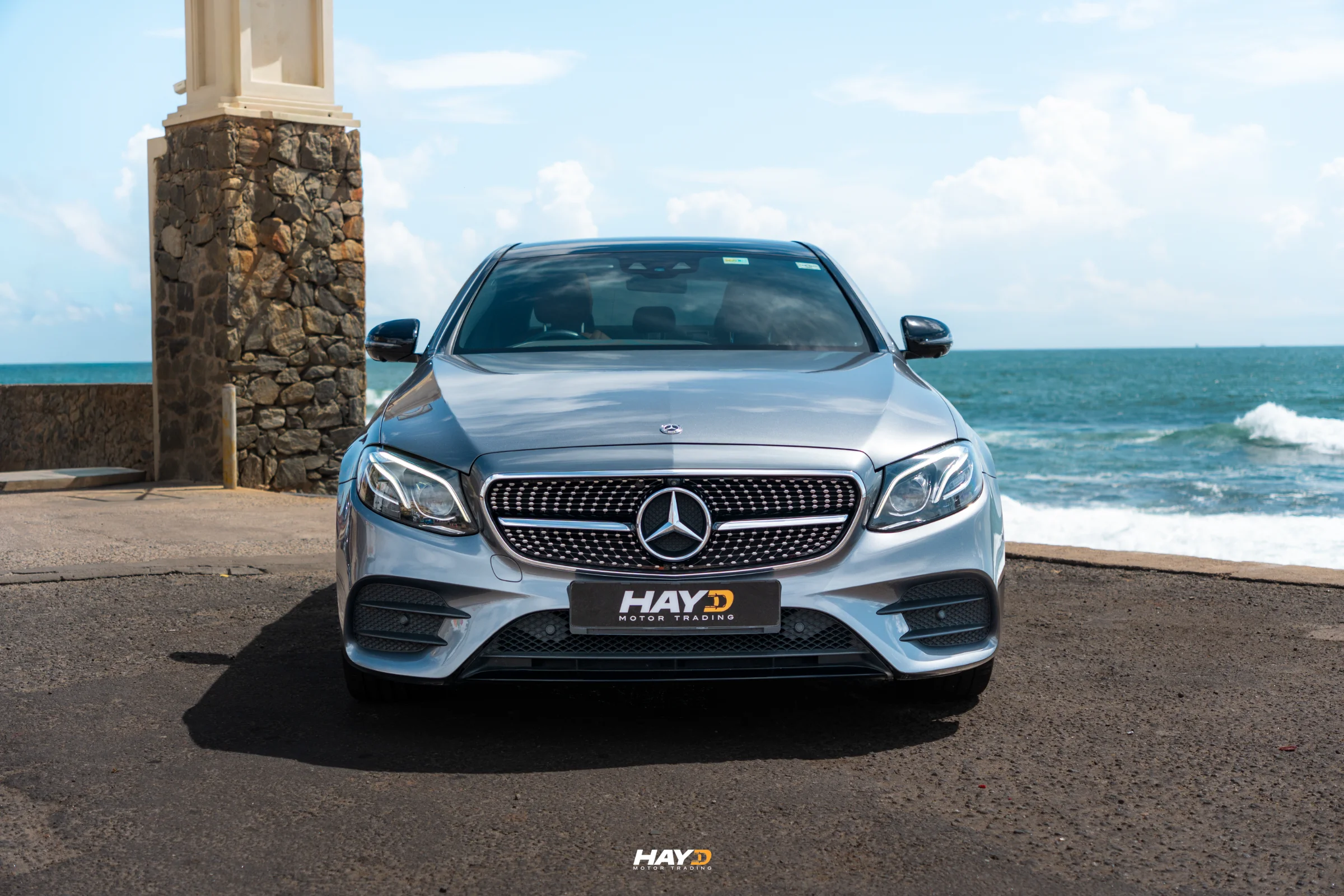 Mercedes-Benz E350e AMG photo